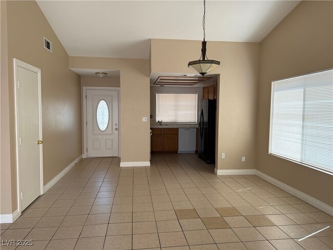 Building Photo - 1412 Bent Arrow Dr