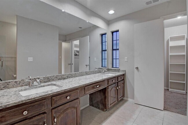 Building Photo - 5100 Verde Valley Ln