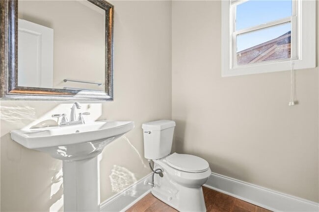 Building Photo - 710 Deer Holw Trce