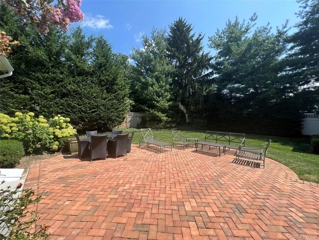 Building Photo - 36 Midland St