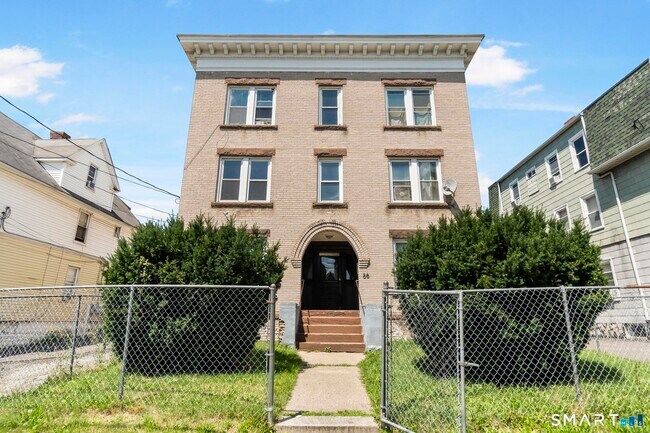 Building Photo - 66 Standish St