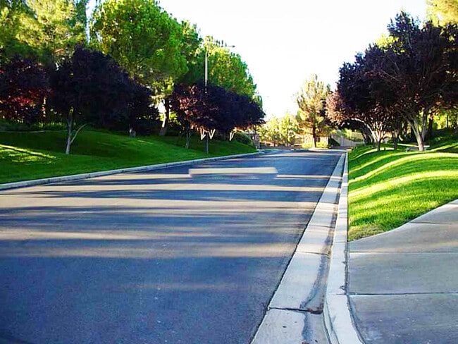 Building Photo - SINGLE STORY 3 CAR GARAGE SOUTHERN HIGHLANDS HOME