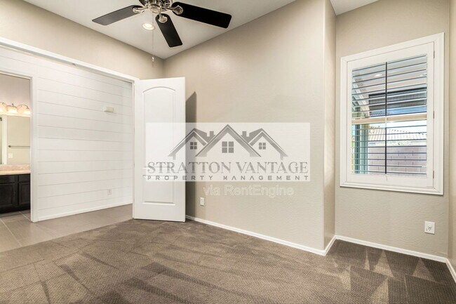 Building Photo - 21004 E Sunset Dr