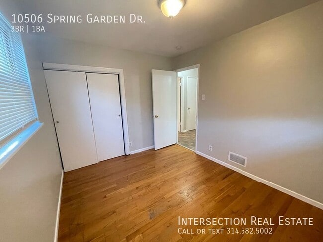 Building Photo - 10506 Spring Garden Dr