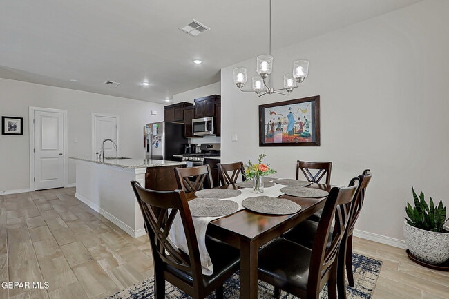 Building Photo - 532 Oakmont