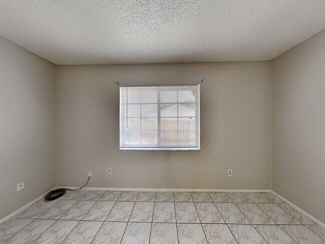 Building Photo - 1921 Truman Rd