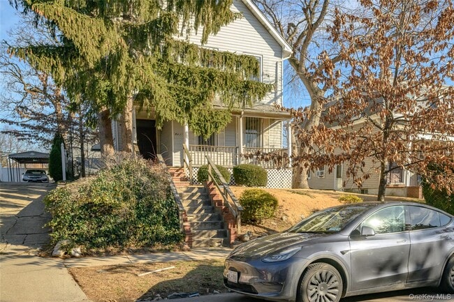 Building Photo - 84-21-84120 120th St