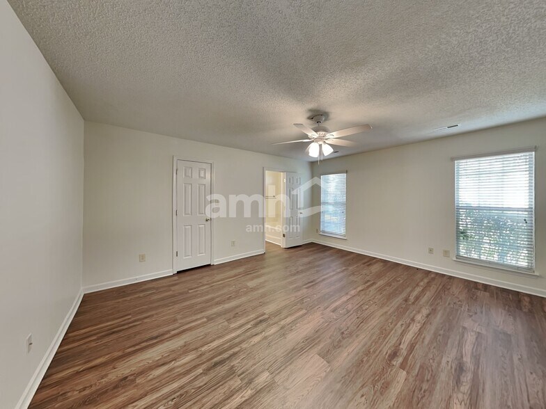 Building Photo - 5615 Waverly Lynn Ln