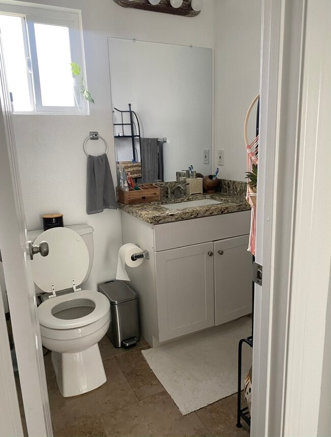 Building Photo - 1623 Drexel Dr