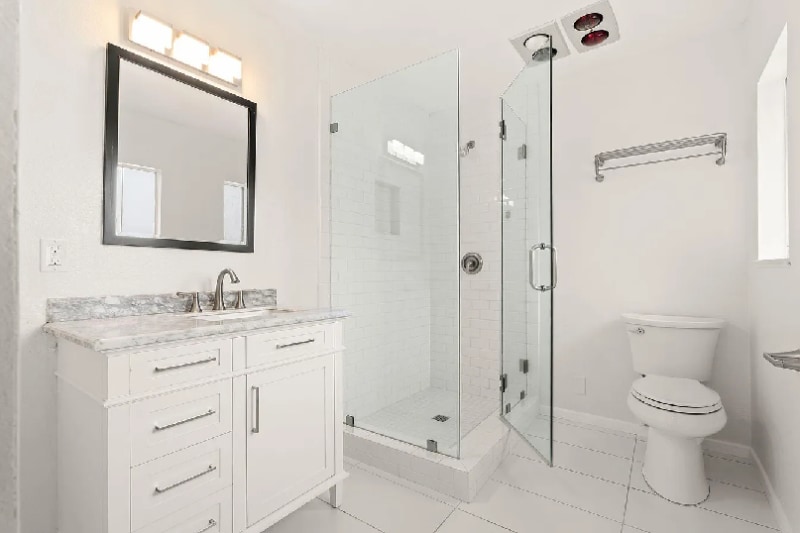 Building Photo - 5651 N Bryn Mawr St