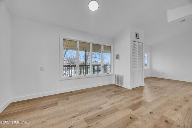 Building Photo - 234 Beach Ave