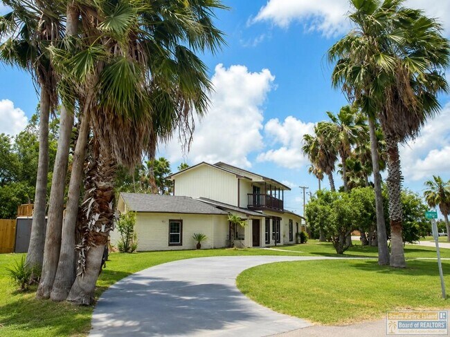Building Photo - 1025 Beach Blvd