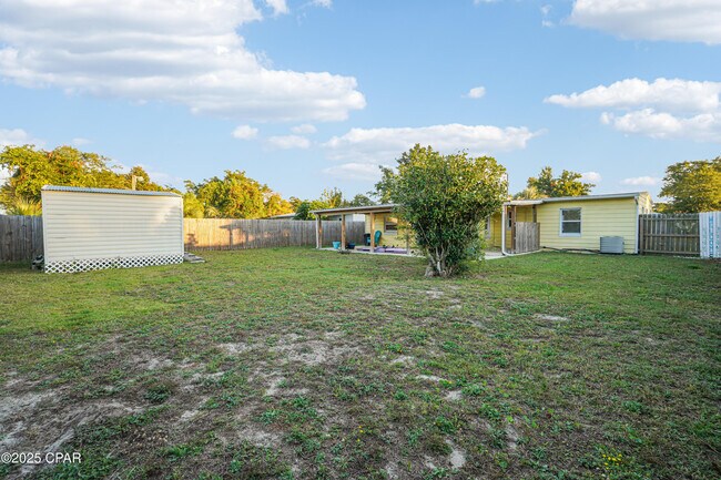 Building Photo - 1504 W 13th St