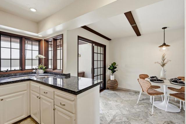Building Photo - 8608 Villa La Jolla Dr