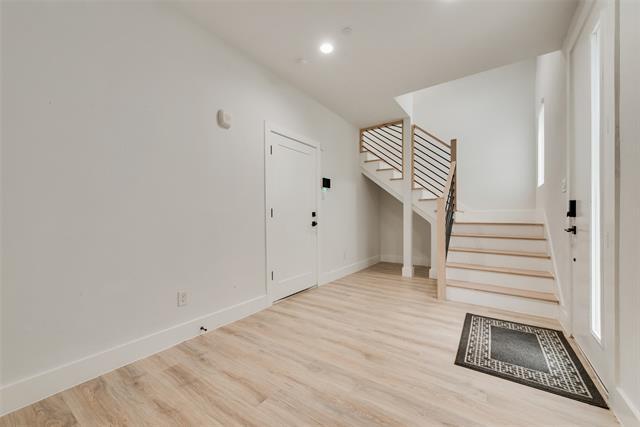 Building Photo - 2038 N Prairie Ave