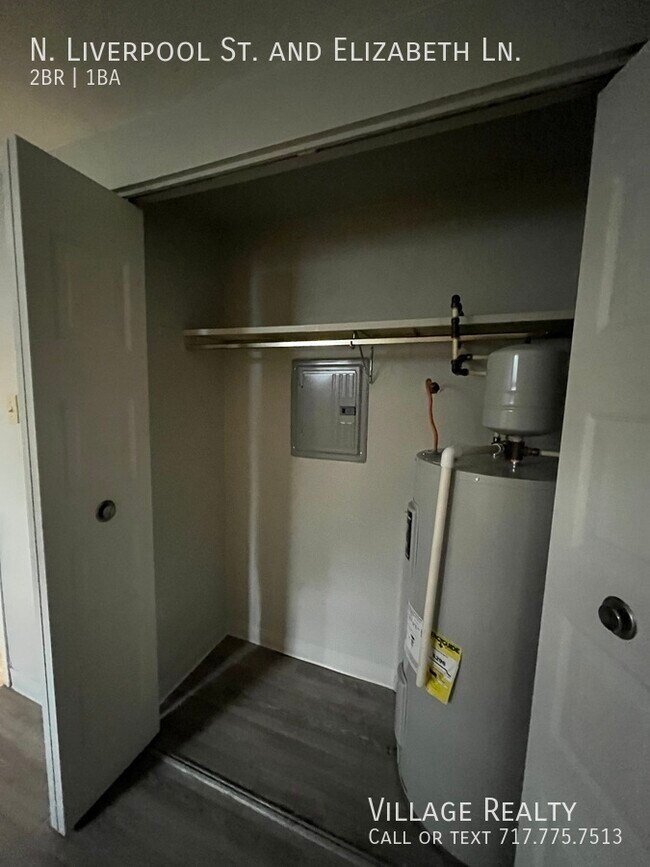 Building Photo - 65 N Liverpool St