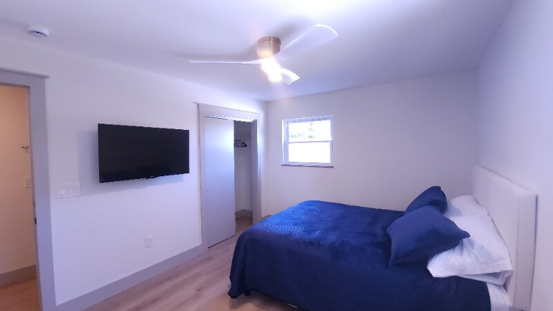Building Photo - 1704 S Forest Dr