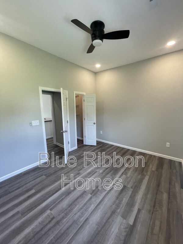 Building Photo - 1616 8th Ave