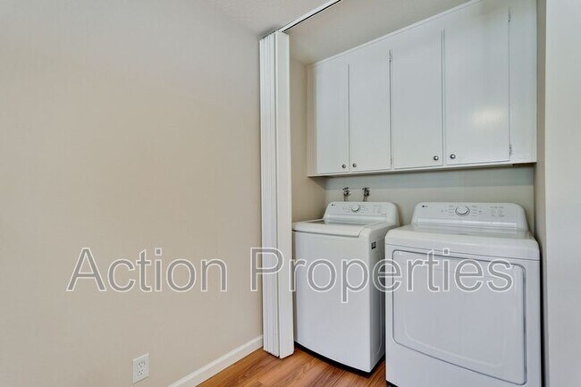 Building Photo - 1662 Merriton Ct