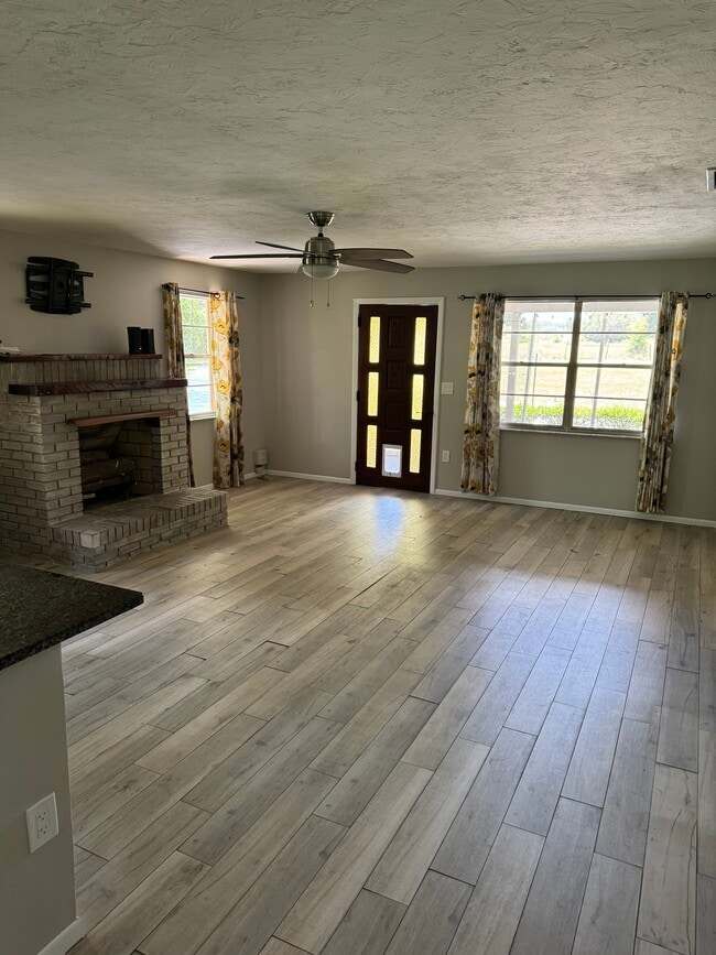 Building Photo - 15513 FL-64