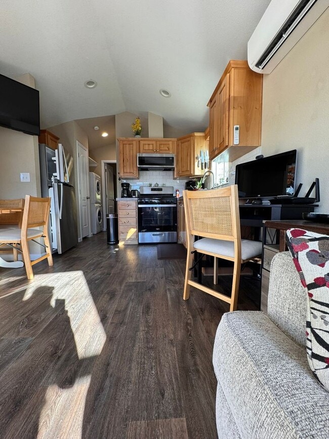 Building Photo - BRING YOUR ATV - JUST MINUTES FROM THE DUNES!