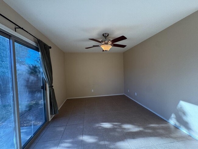 Building Photo - 1113 San Jacinto Dr