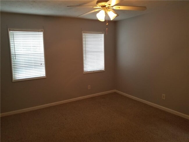 Building Photo - 107 Sterling Ct