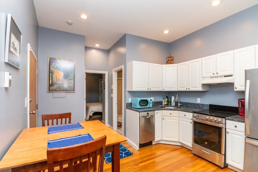 Building Photo - 342 North St