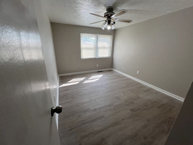 Building Photo - 9412 Mt Auburn Ave