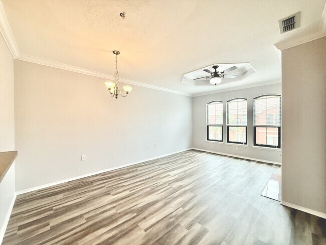 Building Photo - 2725 Via Cipriani