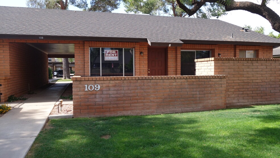 Primary Photo - 109 W Concorda Dr
