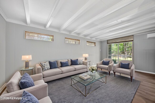 Building Photo - 6955 Miss Muffet Ln S