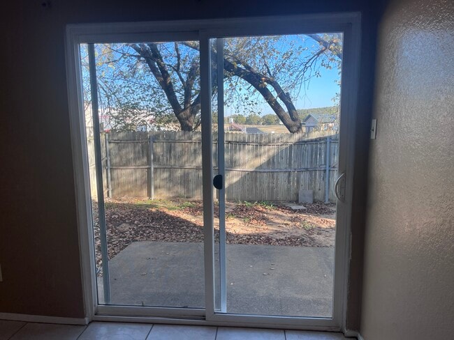 Building Photo - 312 Spring Branch Ln