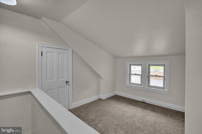 Building Photo - 23 Trebor Pl