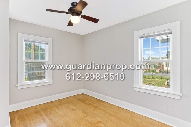 Building Photo - House Available August 1, HW Floors & Buil...