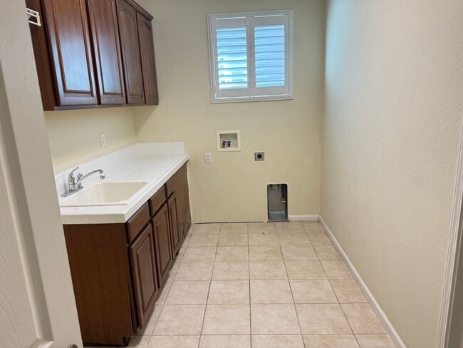 Building Photo - 1427 Wyndham Ln