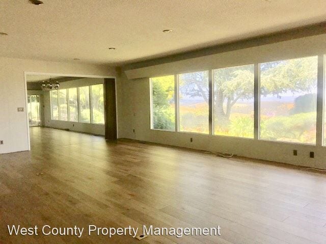 Building Photo - 5 br, 4.5 bath House - 3645 Roblar Rd