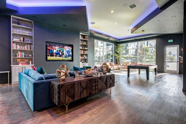 Building Photo - Unit Type: D2 Penthouse | 2 Bedroom + Loft...