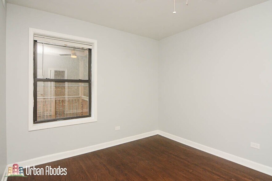 Building Photo - 3301 N Harding Ave