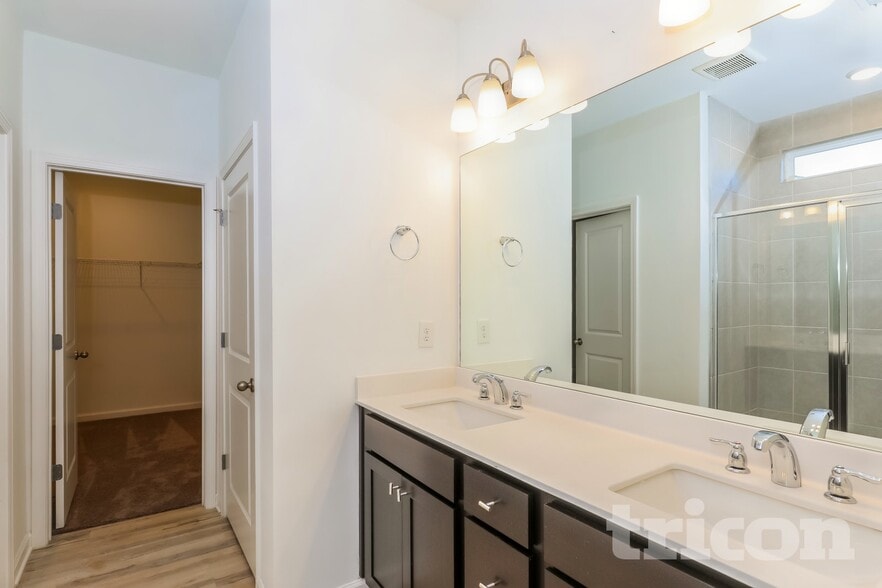 Building Photo - 420 Freeport Wy