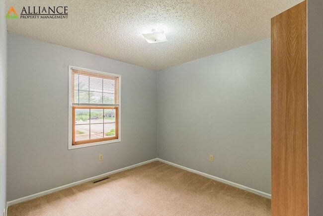 Building Photo - Recently Updated!