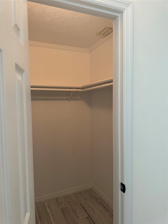 Building Photo - 929 Jackson Way