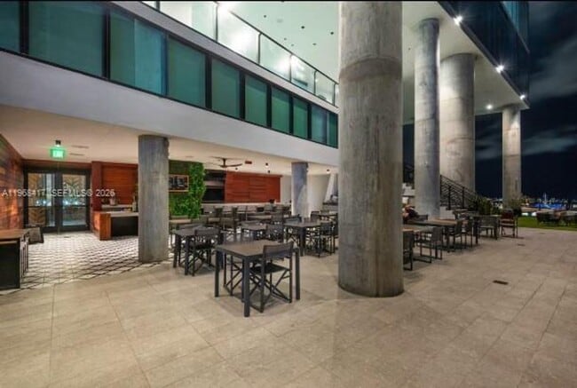 Building Photo - 398 NE 5th St