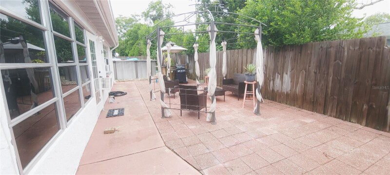 Building Photo - 11241 Linden Ln