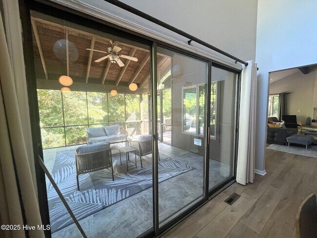 Building Photo - 1010 Monticello Dr