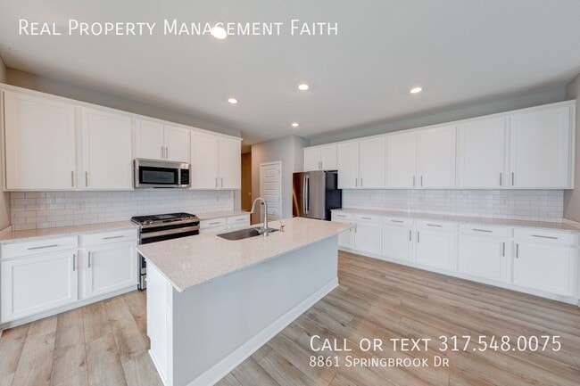 Building Photo - 8861 Springbrook Dr