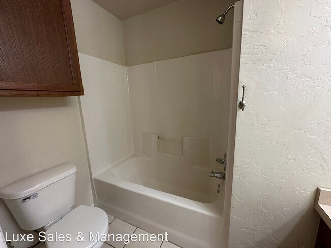 Building Photo - 3 br, 2 bath House - 1738 West Palm Place