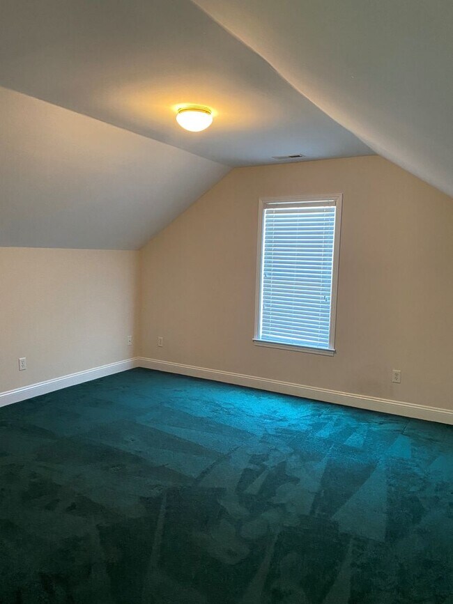 Building Photo - 4 bedroom/3 bathroom in Cypress Island community, minutes from Carolina Beach!