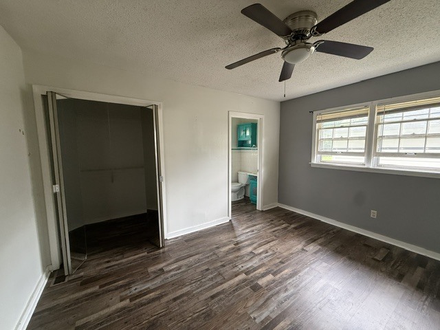 Building Photo - 2634 Oakview Dr