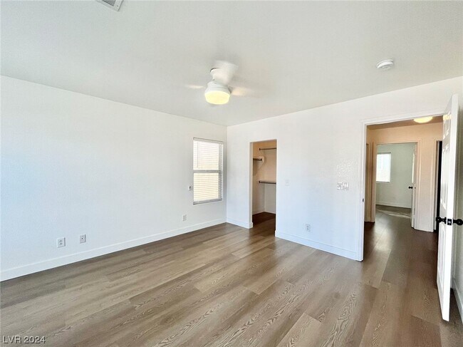 Building Photo - 9291 Hollander Ave